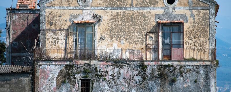 découvrez le coût moyen au m2 pour une rénovation, les facteurs influençant le prix et des conseils pour estimer votre budget travaux en toute sérénité.