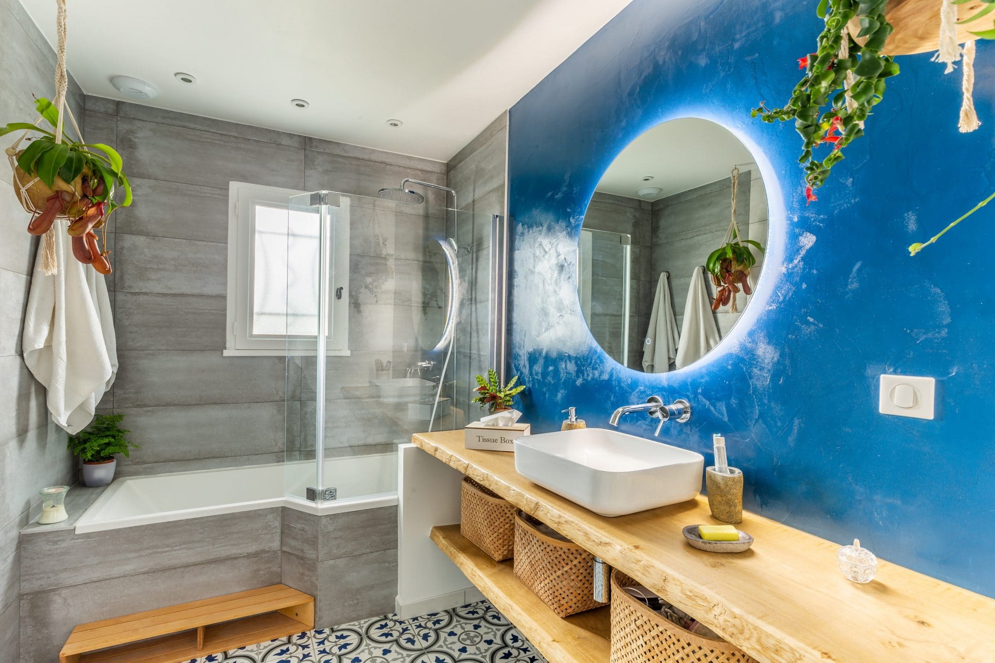 découvrez le coût moyen de la rénovation au m2 d'un appartement, les principaux facteurs qui influencent le prix et nos conseils pour estimer votre budget de travaux.