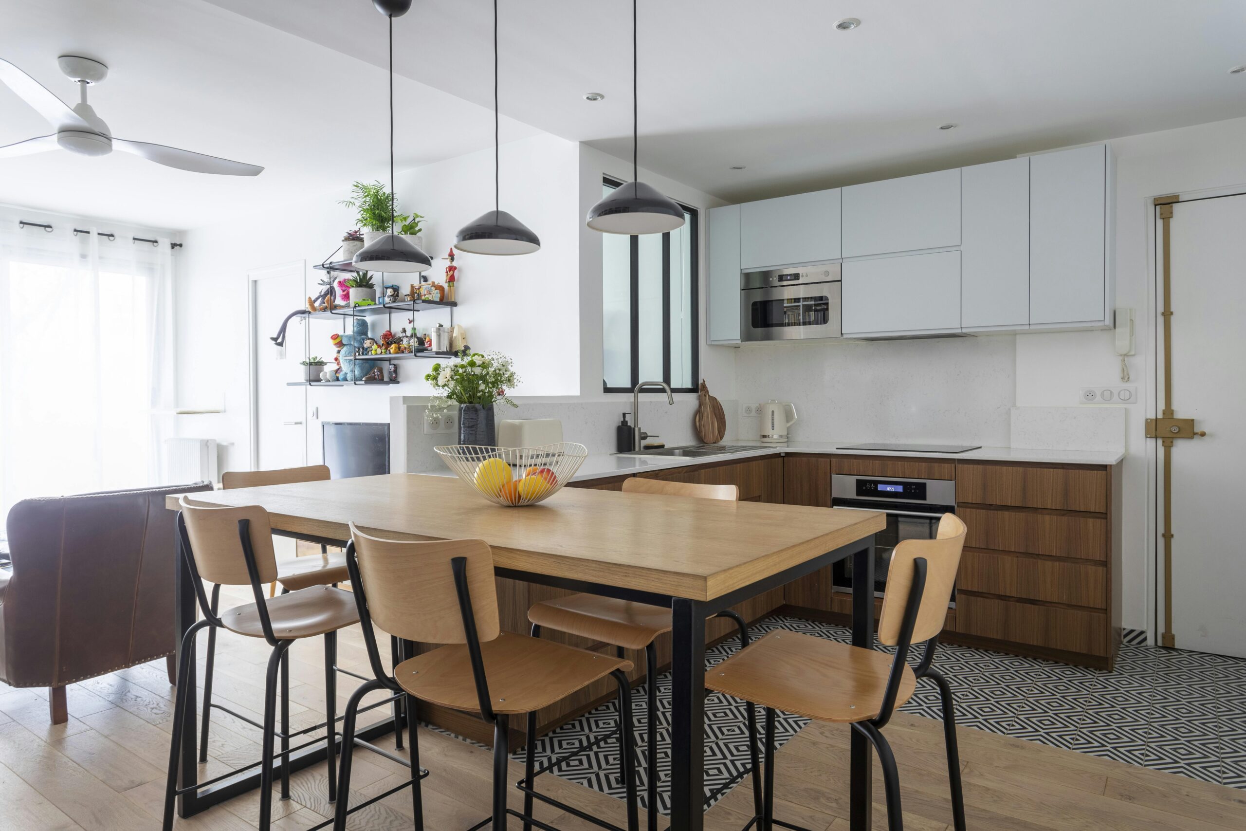 découvrez les prix moyens et les conseils pour la rénovation d'appartement à paris. comparez les tarifs, trouvez des astuces pour économiser et choisissez les meilleures entreprises pour vos travaux.
