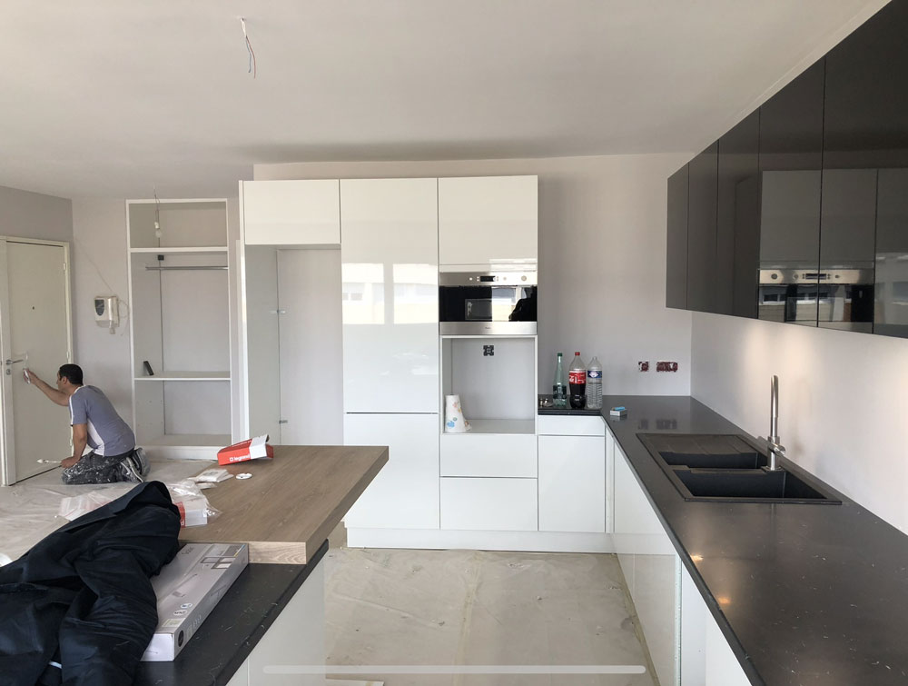 confiez la rénovation de votre cuisine à paris à des experts. modernisez votre espace avec des solutions sur-mesure, innovantes et adaptées à votre style. devis gratuit et conseils personnalisés.