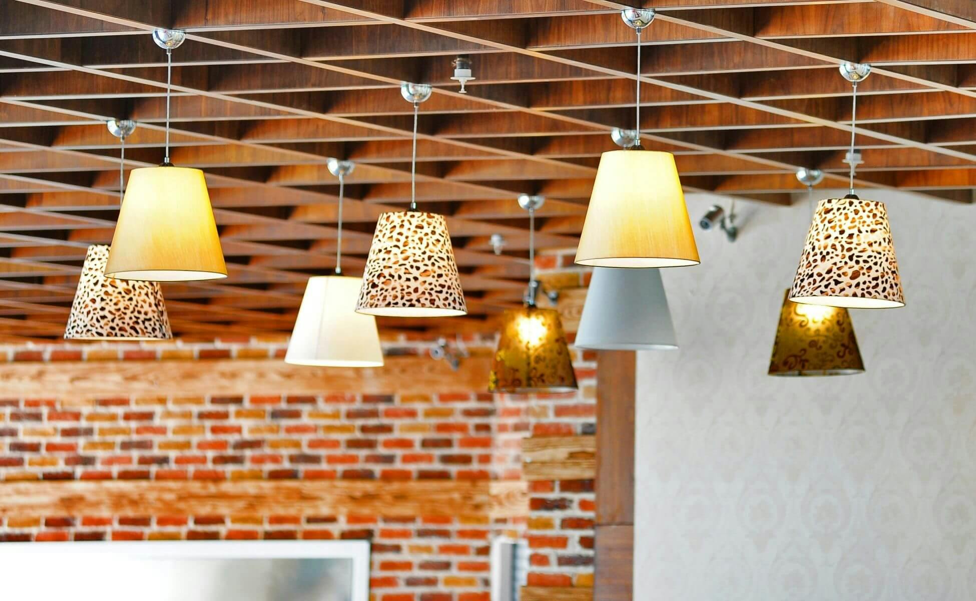 confiez la rénovation de votre électricité à des experts. mise aux normes, remplacement de tableaux électriques, installation de prises et sécurité optimale pour votre logement ou local professionnel.