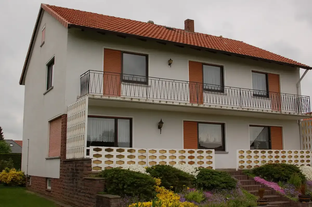 découvrez nos conseils et solutions pour la rénovation électrique d’une maison des années 60 : mise aux normes, sécurité, équipements modernes et budget. assurez-vous d’un habitat fiable et conforme aux exigences actuelles.