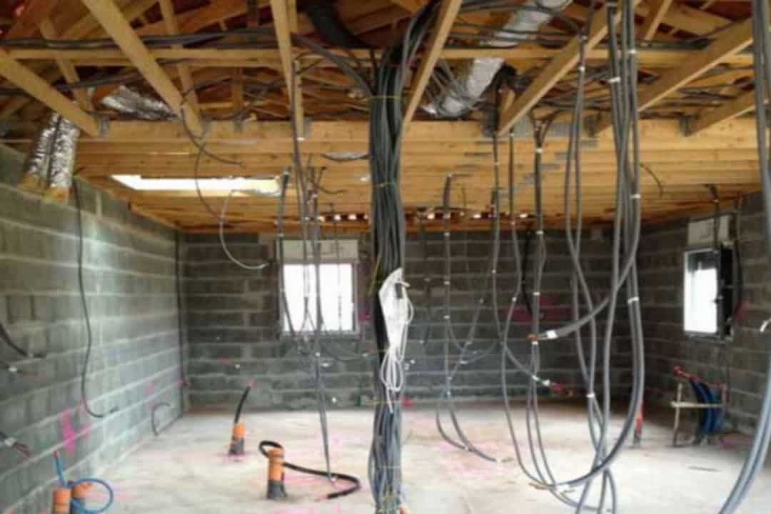 confiez la rénovation électrique de votre maison à des experts. mise aux normes, sécurité, installation et modernisation du réseau électrique pour un habitat confortable et sûr.