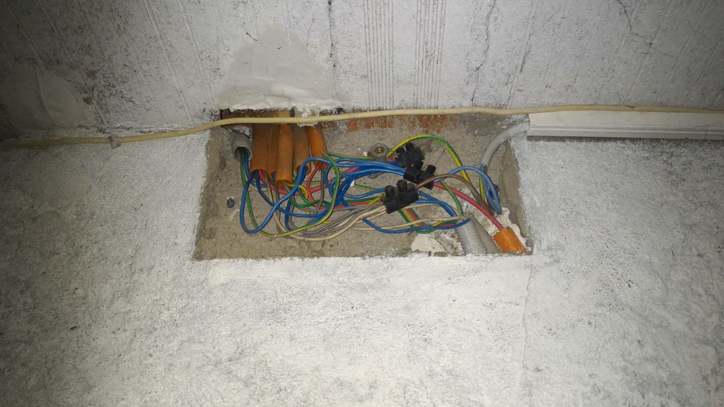 découvrez comment réussir votre rénovation électrique en toute sérénité : conseils, étapes clés et solutions pour moderniser votre installation sans stress et en toute sécurité.