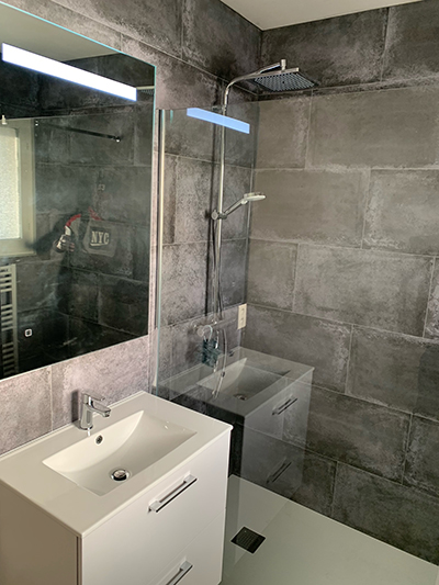 donnez une nouvelle vie à votre salle de bain grâce à nos conseils et idées de rénovation : astuces pratiques, choix de matériaux, travaux et inspirations pour transformer votre espace selon vos envies.