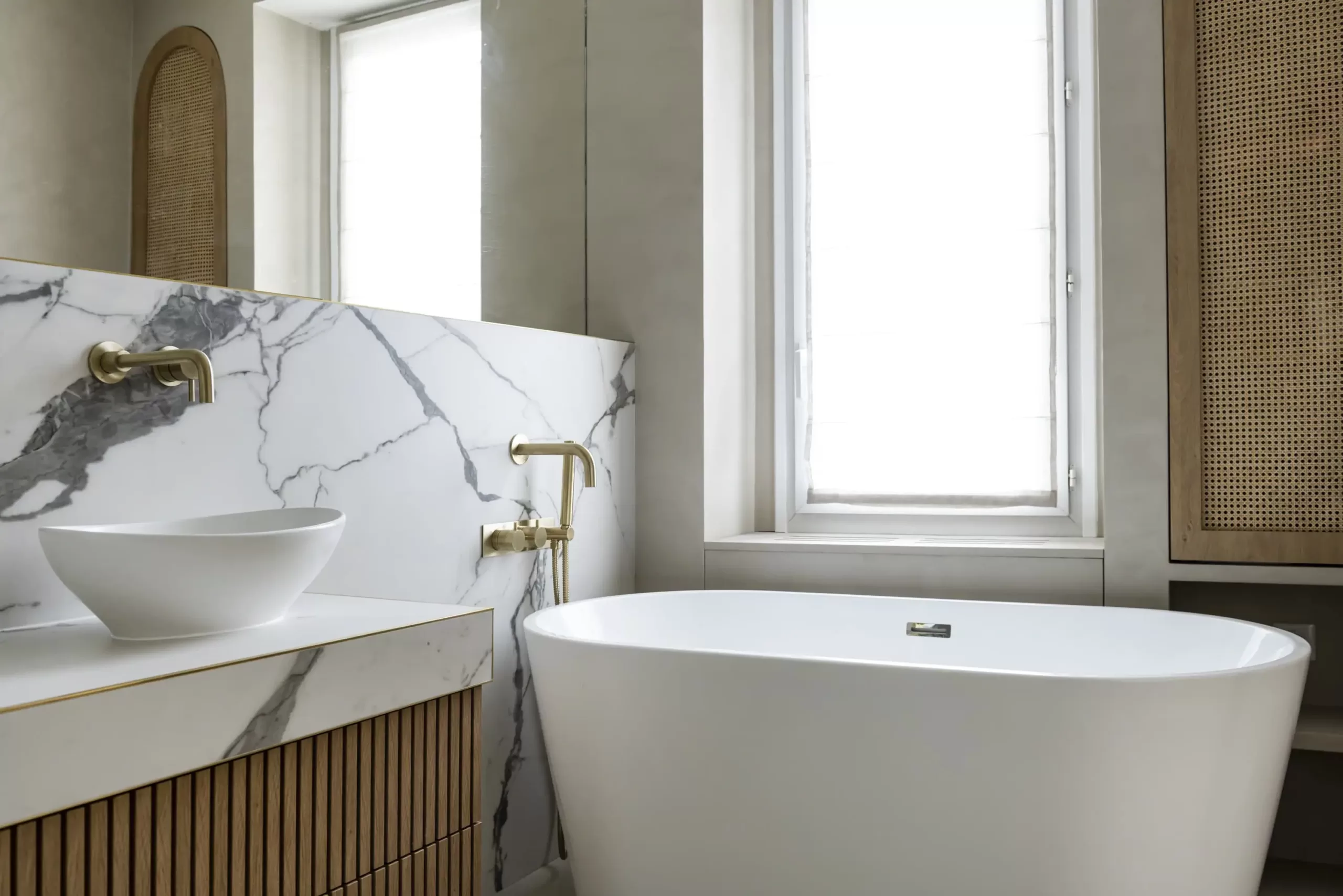 confiez la rénovation de votre salle de bain à un architecte pour un espace sur mesure, fonctionnel et esthétique. profitez d'un accompagnement personnalisé et de solutions innovantes pour transformer votre intérieur en toute sérénité.