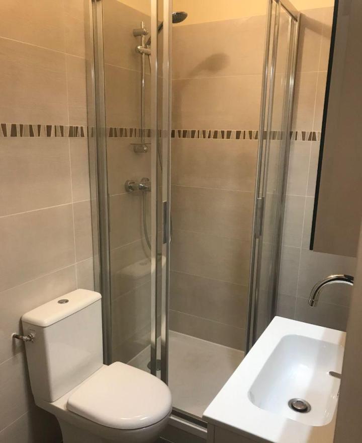confiez la rénovation de votre salle de bain à paris à des experts ! conseils personnalisés, matériaux de qualité, devis gratuit et réalisations soignées pour transformer votre espace selon vos envies.