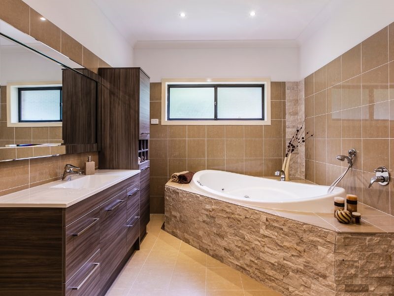 confiez la rénovation de votre salle de bain à paris à des experts. modernisez votre espace avec des solutions sur-mesure, design et adaptées à votre budget. demandez votre devis gratuit dès aujourd’hui !