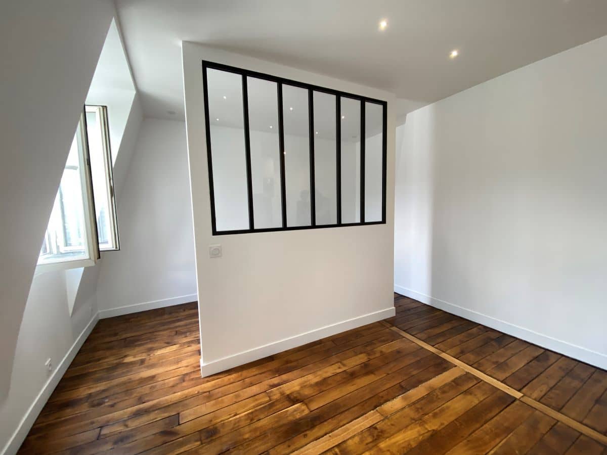 découvrez nos services de rénovation de studio à paris : transformation sur-mesure, optimisation de l'espace et finitions de qualité pour un intérieur moderne et fonctionnel.