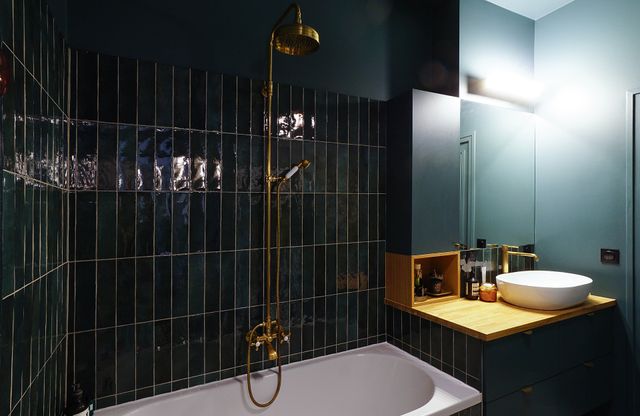 découvrez comment un architecte peut transformer votre salle de bain en un espace moderne, fonctionnel et élégant, grâce à des conseils de design et d'aménagement sur-mesure.