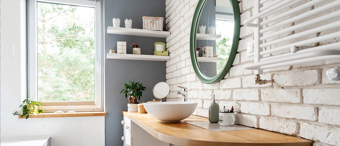 découvrez combien coûte la rénovation d'une salle de bain : tarifs moyens, conseils pour estimer votre budget et astuces pour économiser sur vos travaux.