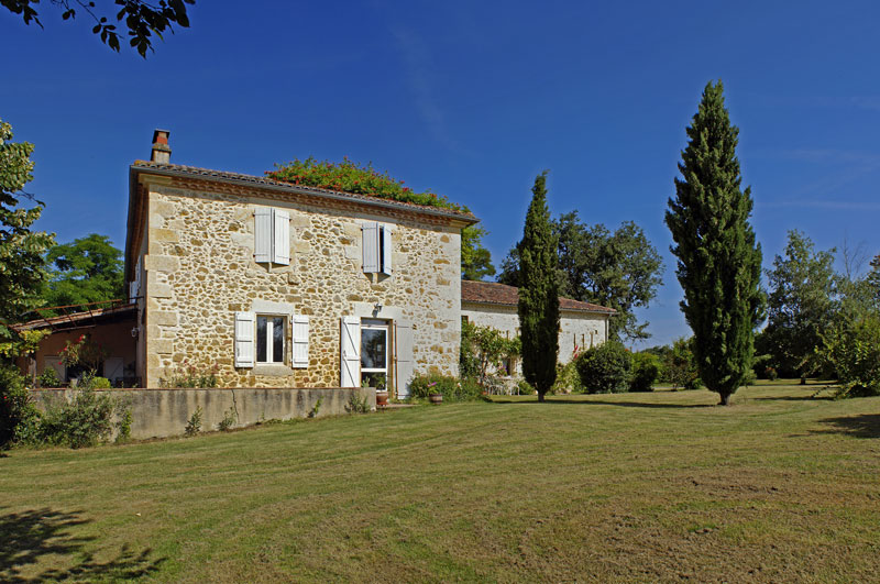 découvrez les prix moyens pour la rénovation d'une maison ancienne, conseils et astuces pour estimer votre budget et réussir vos travaux.