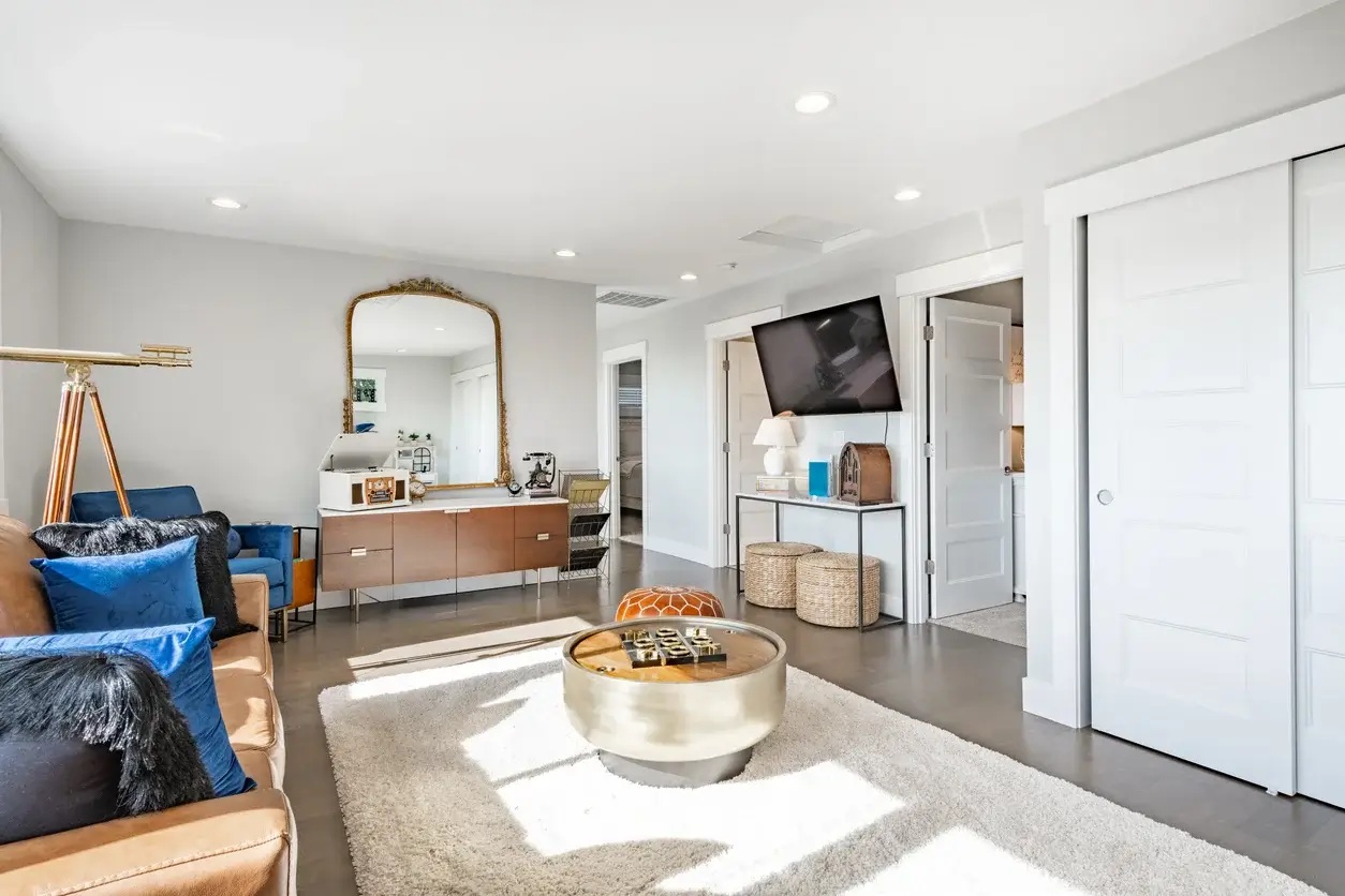 spécialistes en rénovation d'appartements à paris, nous transformons votre espace avec soin et expertise pour un intérieur moderne et chaleureux.