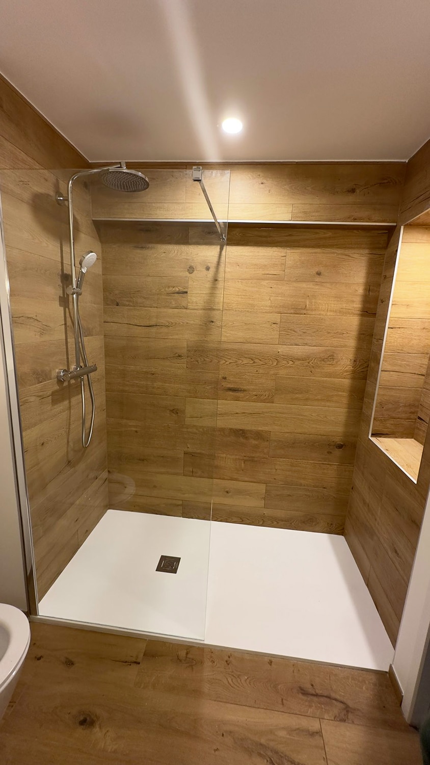 confiez la rénovation de votre salle de bain à un artisan professionnel pour un résultat sur mesure, alliant qualité, design et fonctionnalité.